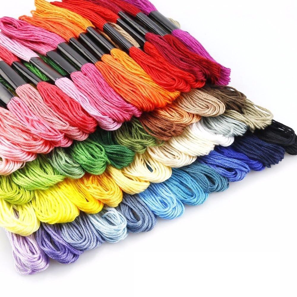 Broderigarn mouline 100-pack 8 m/docka slumpmässiga färger
