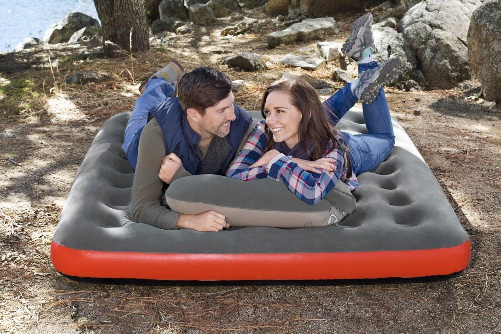 Dubbel luftmadrass 203x152x22 cm med AirCinch-pump och 2-i-1 kudde