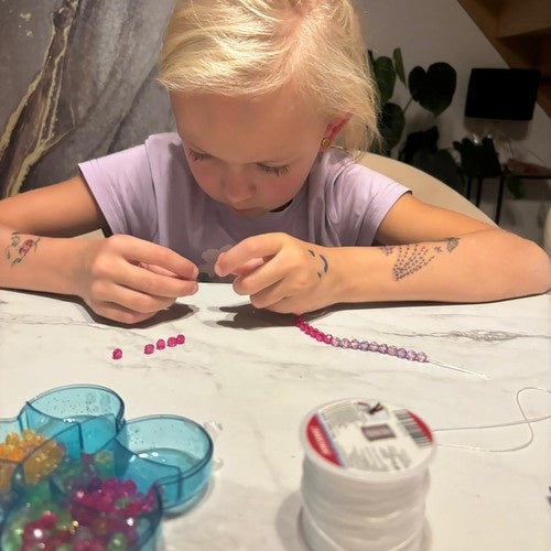 Elastiskt smyckesband 1 mm 40 m på rulle vit gummi