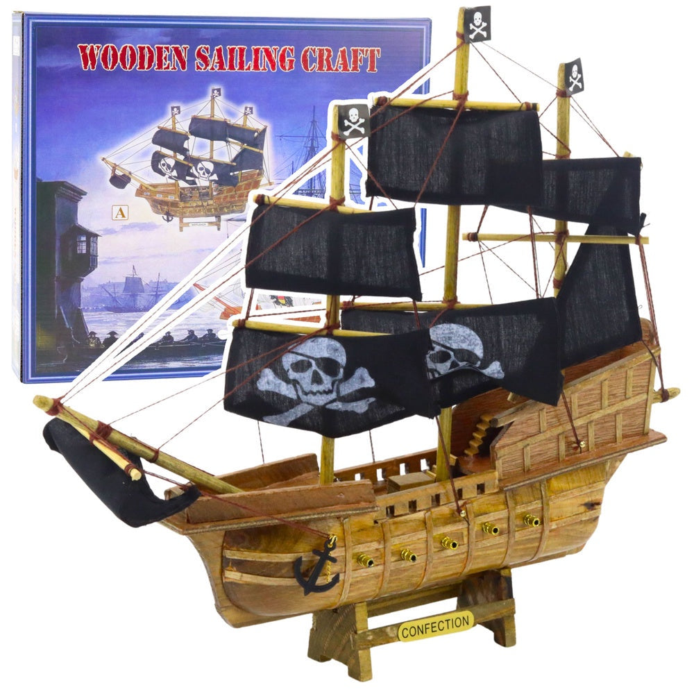 Modellskepp piratskepp tremastat i trä 33x29x6,5 cm med segel