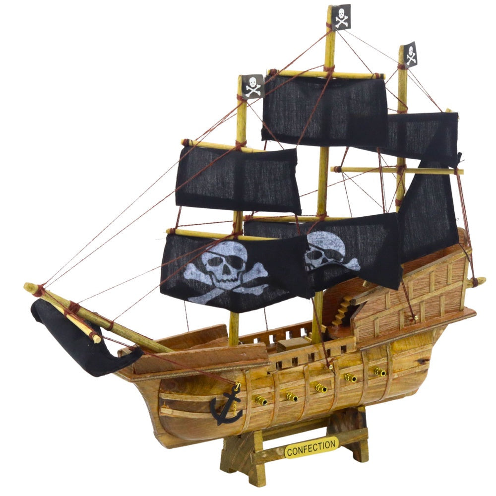 Modellskepp piratskepp tremastat i trä 33x29x6,5 cm med segel