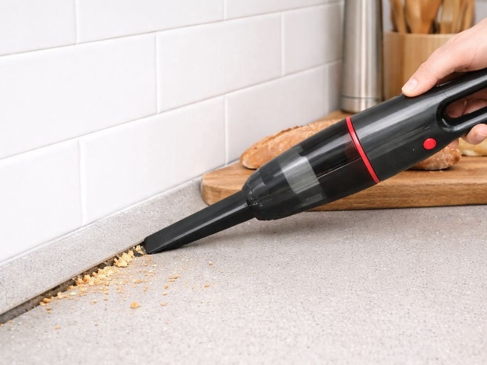Sladdlös handdammsugare 4–6 kPa 350 ml USB-C svart med munstycken