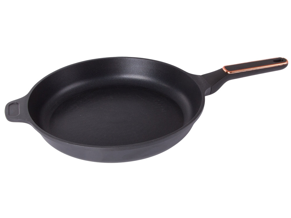 Stekpanna 28 cm gjuten aluminium non-stick, svart, för induktion