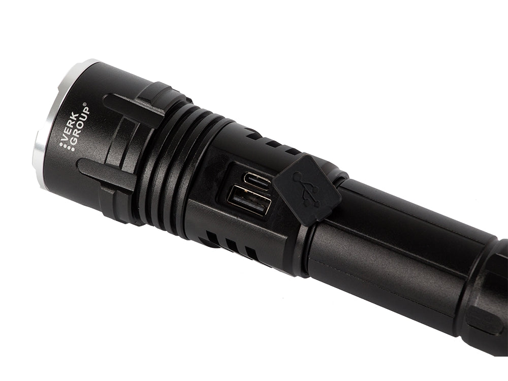 Taktisk LED-ficklampa CREE XHP160 zoom USB-C IPX5