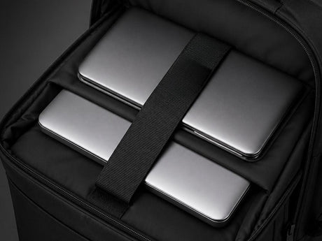 Affärsryggsäck med laptopfack och USB-port svart polyester 33x47 cm