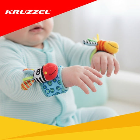 Babyrasselset 4 delar handband och strumpor med rassel 0+