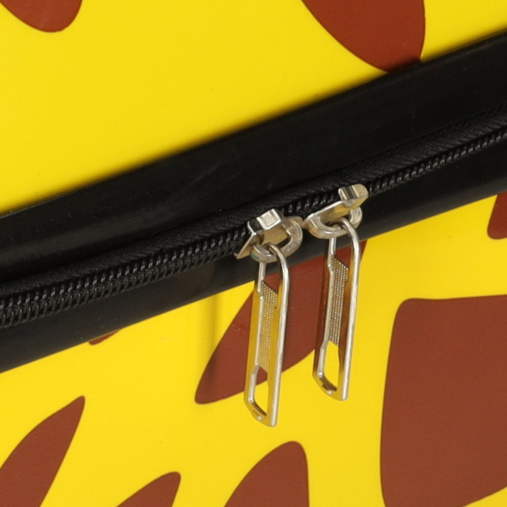 Barnresväska handbagage på hjul 31x46x26 cm giraffmotiv gul