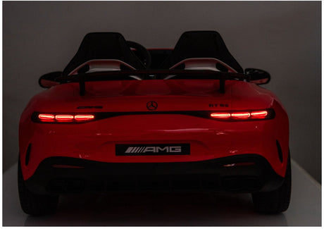 Batteridriven leksaksbil Mercedes GT63 AMG för barn röd