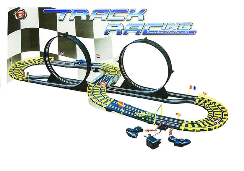 Bilbana 565 cm med 2 formelbilar, loopar och 220V adapter