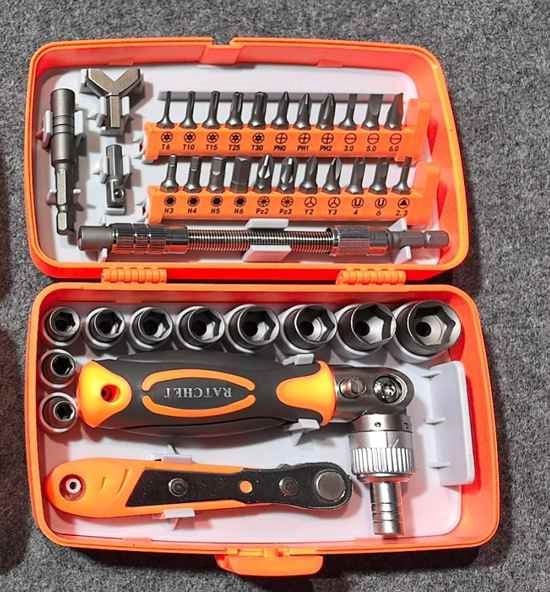 Bitsats Torx/insex/hylsor 38 delar med spärrhandtag och låda 5–14 mm