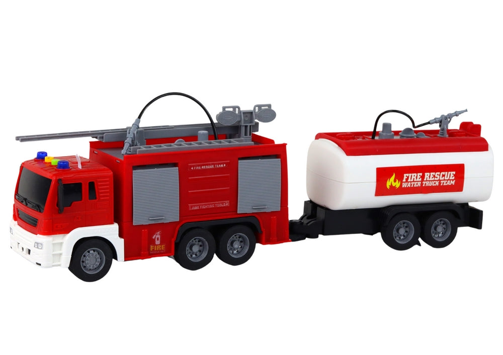 Brandbil med släp 1:16 med ljus/ljud och vattenpump 45 cm