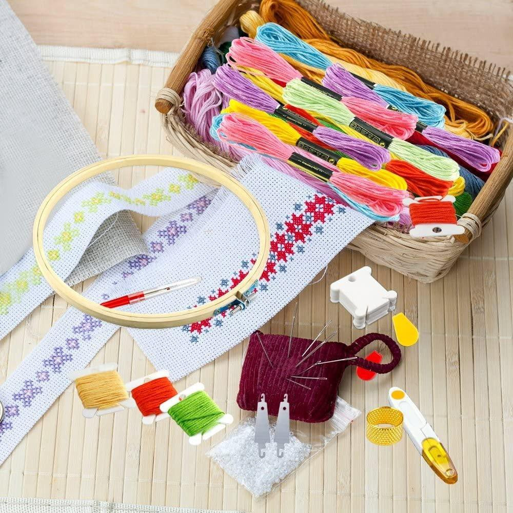 Broderigarn mouline 100-pack 8 m/docka slumpmässiga färger
