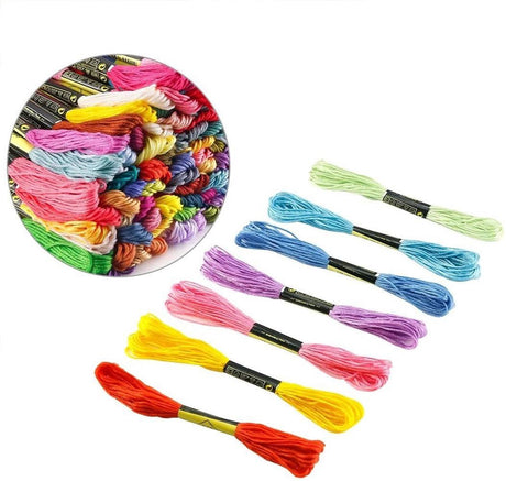 Broderigarn mouline 100-pack 8 m/docka slumpmässiga färger