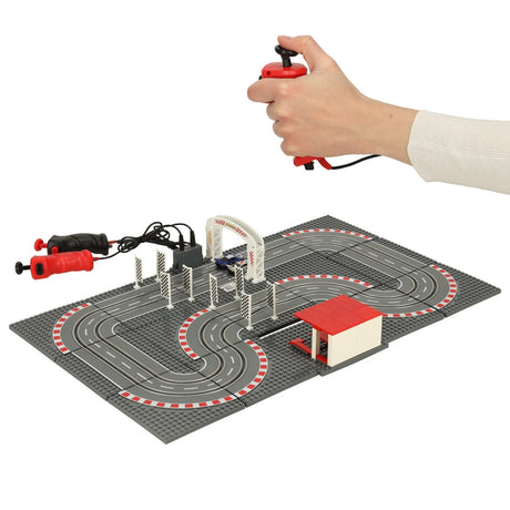 Elektrisk bilbana byggklossar med garage, 2 bilar & 2 kontroller