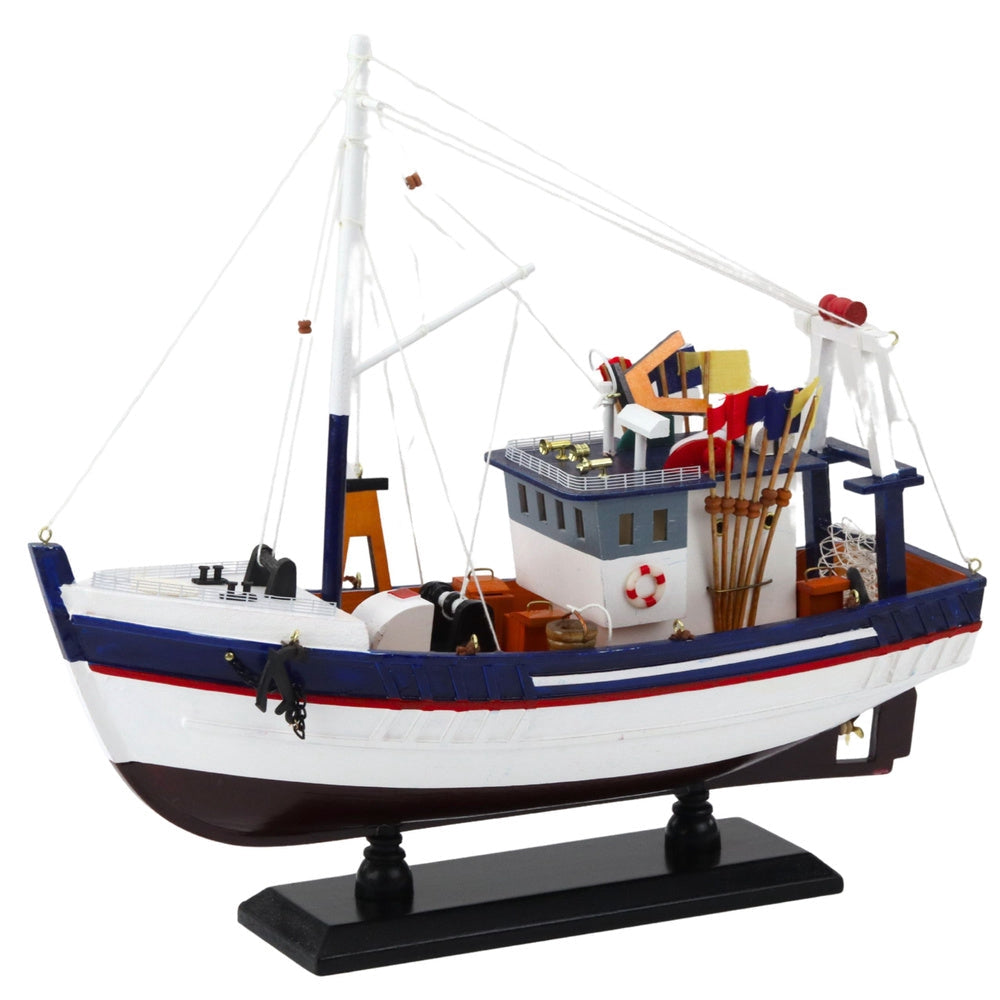 Fiskebåtsmodell i trä 37x34 cm med visningsbas och presentask
