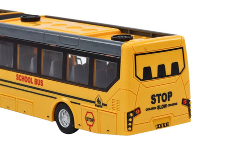 Fjärrstyrd leksaksbuss RC 1:32 gul med lampor, batteri och laddare