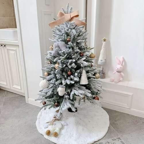 Julgransmatta vit/silver 90 cm polyester med stjärnor och snöflingor