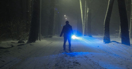LED-ficklampa T6 CREE 5W USB-laddningsbar zoom 3 lägen svart