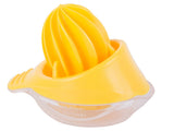 Manuell citruspress i plast 50 ml gul 12,5x8 cm