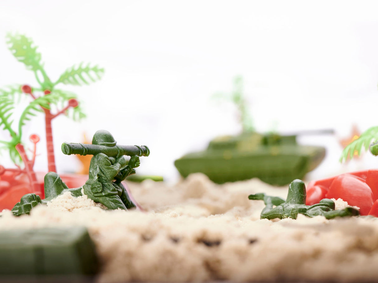 Militärleksak set 307 delar med 240 soldater, 6 tankar och flygplan