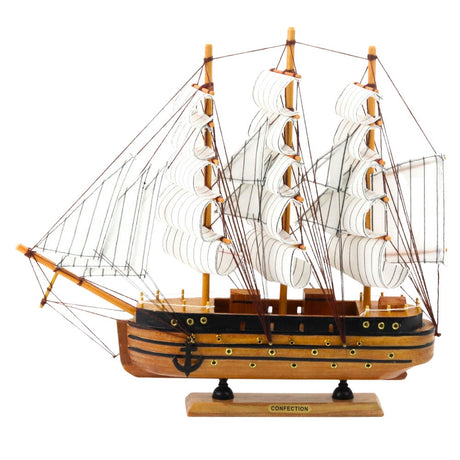 Modell segelfartyg 3-mastat trä 39x36 cm med bas och skylt