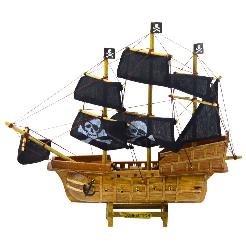 Modellskepp piratskepp tremastat i trä 33x29x6,5 cm med segel