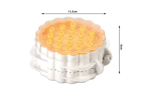 Pajform med smördegskniv 3 mönster och plastnål Ø11,5 cm