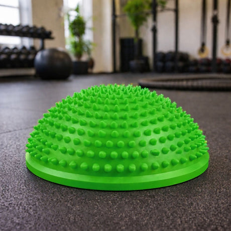 Sensorisk balanshalvboll 16 cm med massagepiggar för rehab och terapi