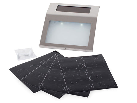 Solcellsdriven husnummerskylt rostfritt stål 18x20 cm LED