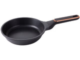 Stekpanna 20 cm non-stick gjuten aluminium svart för induktion