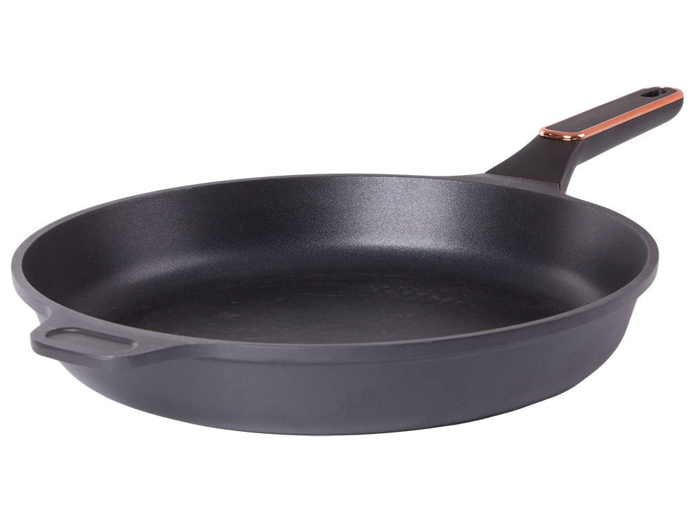 Stekpanna 28 cm gjuten aluminium non-stick, svart, för induktion