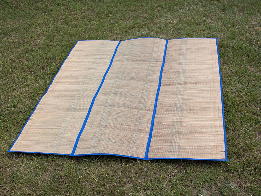 Strandmatta halm 150x170 cm med aluminiumundersida bärhandtag