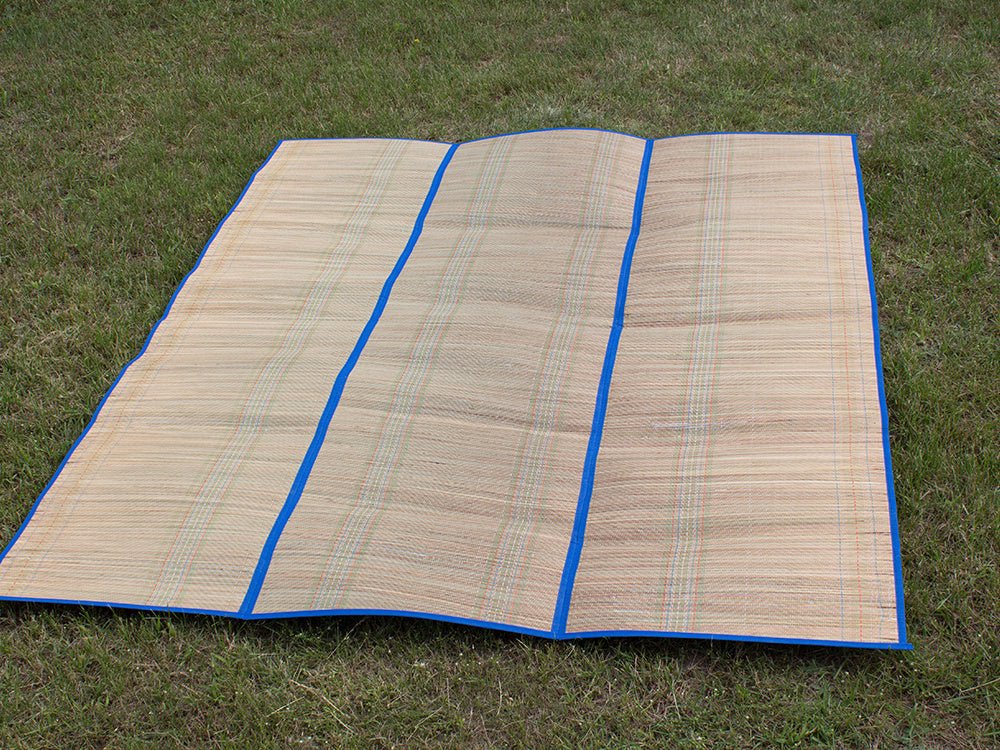 Strandmatta halm 150x170 cm med aluminiumundersida bärhandtag