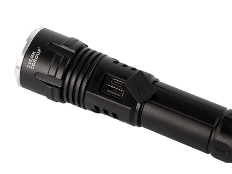 Taktisk LED-ficklampa CREE XHP160 zoom USB-C IPX5
