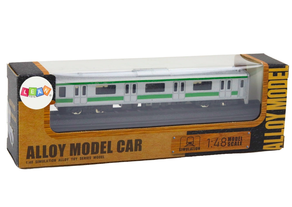Tågvagn modell 1:48 i metall silver 15 cm, samlarmodell 3+