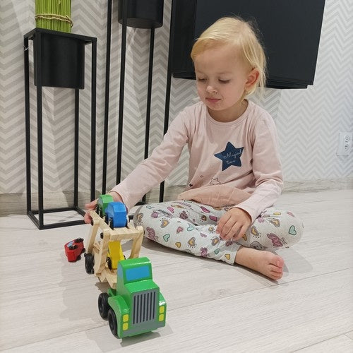 Trälastbil med släp och 4 bilar, leksaksset 24 mån+
