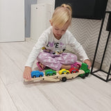 Trälastbil med släp och 4 bilar, leksaksset 24 mån+