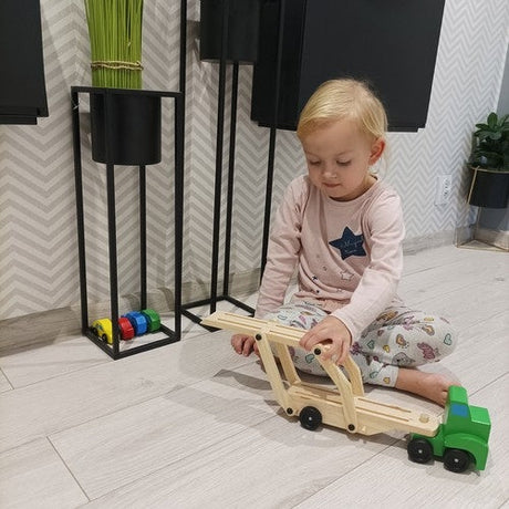 Trälastbil med släp och 4 bilar, leksaksset 24 mån+