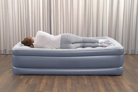 Uppblåsbar luftmadrass 203x152x51 cm med inbyggd elpump 220-240 V