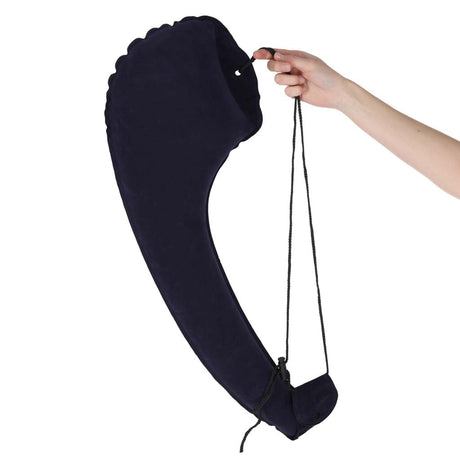 Uppblåsbar resekudde med sidostöd och clips för bilsäte marinblå