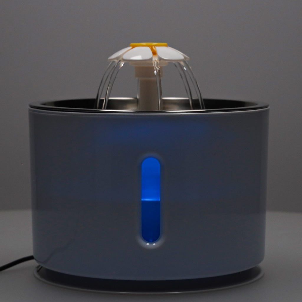 Vattenfontän hund & katt 2,4L med aktivt kolfilter, LED, USB tyst