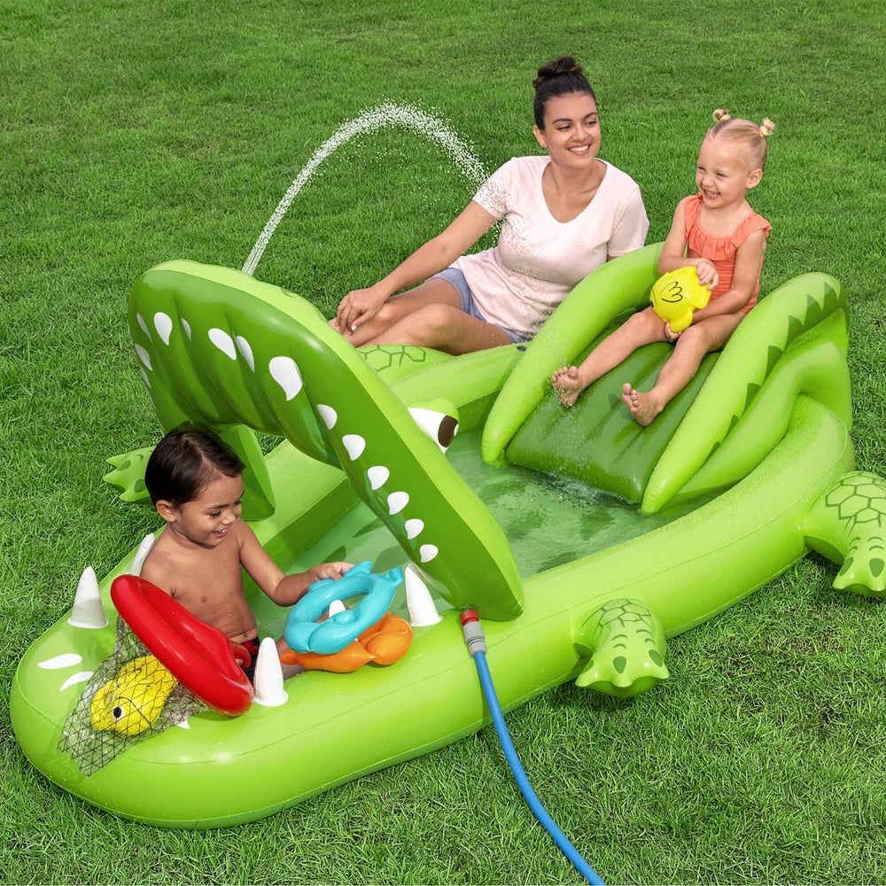 Vattenlekplats med rutschkana & sprinkler 234x198x69 cm krokodil