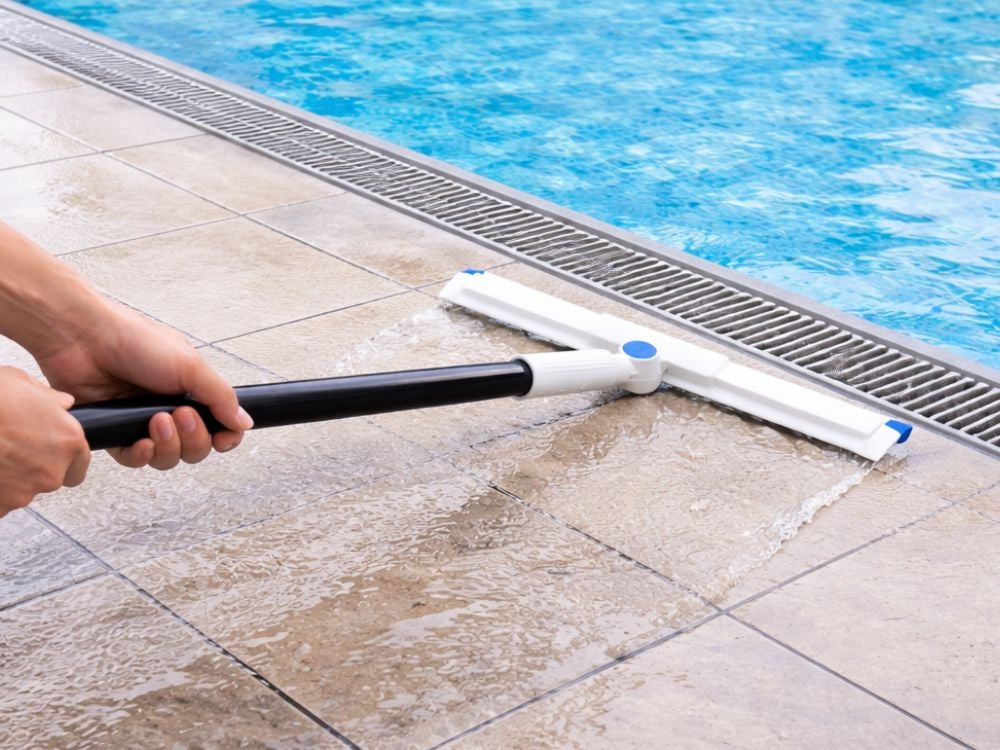 Vattenskrapa 49 cm med teleskopskaft 61,5–144 cm + 1 överdrag